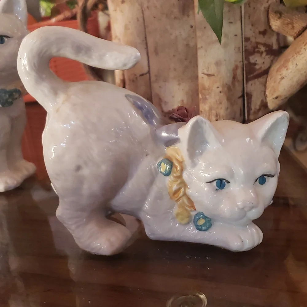 Vintage set of 3 white Kitten Cats home decor - Picture 3 of 16